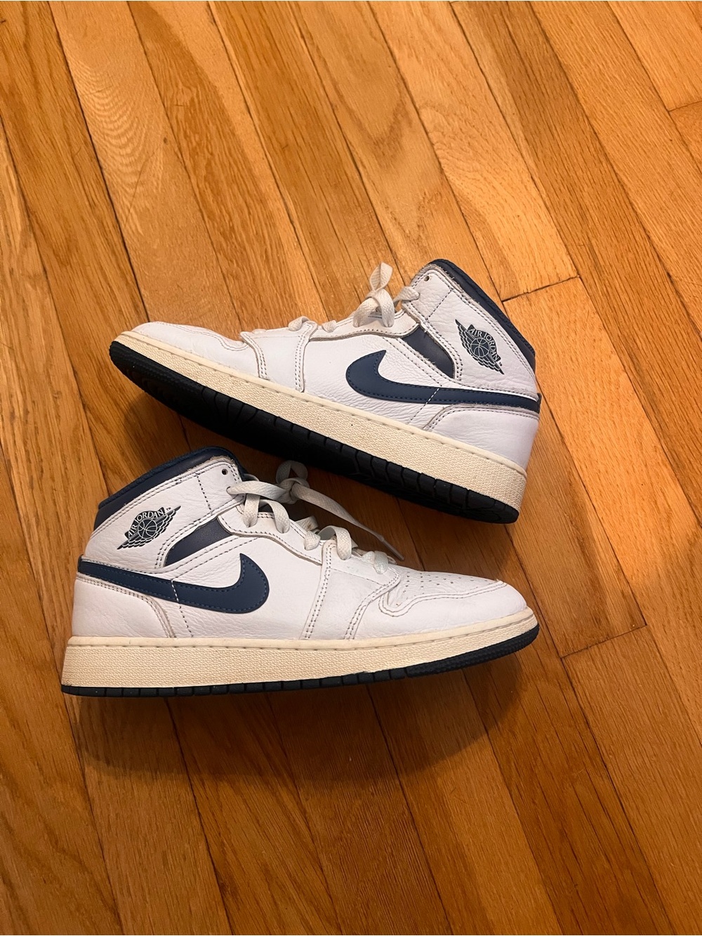 Jordan Kids' White and Navy Mid-Top Sneakers Size 5.5